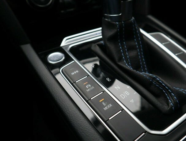 volkswagen-passat-elektrisitetbensin-2016-big-17