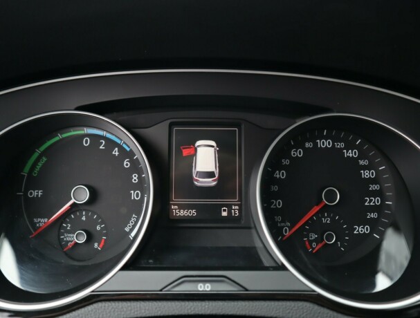 volkswagen-passat-elektrisitetbensin-2016-big-32