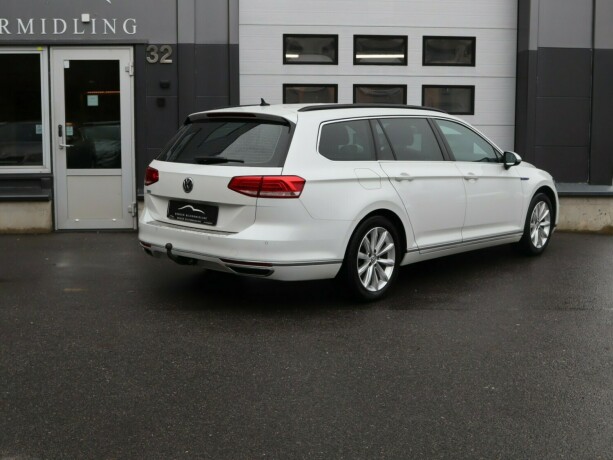 volkswagen-passat-elektrisitetbensin-2016-big-1