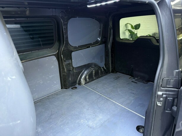 peugeot-expert-diesel-2019-big-27