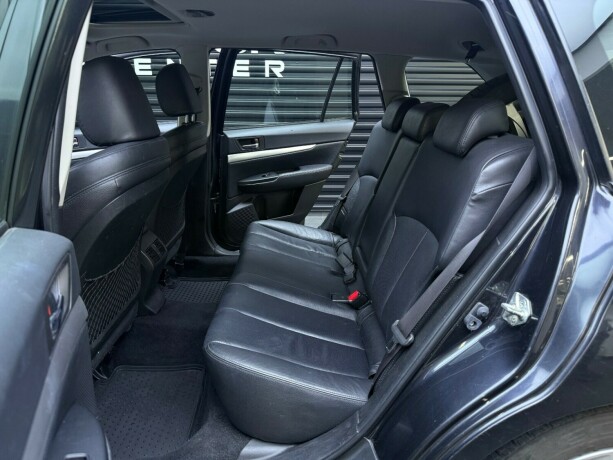 subaru-legacy-bensin-2014-big-28