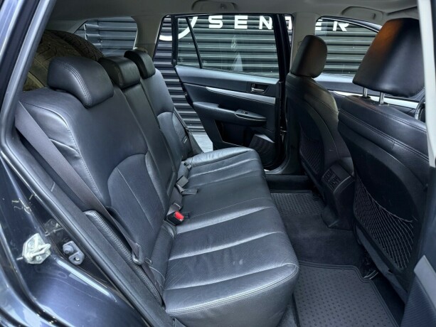 subaru-legacy-bensin-2014-big-29