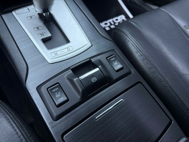 subaru-legacy-bensin-2014-big-24