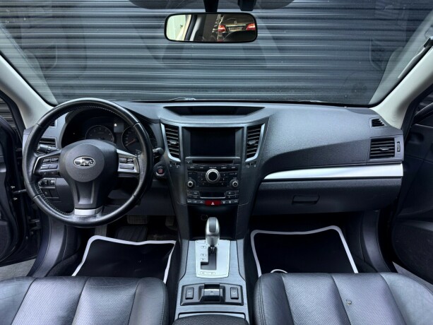 subaru-legacy-bensin-2014-big-10