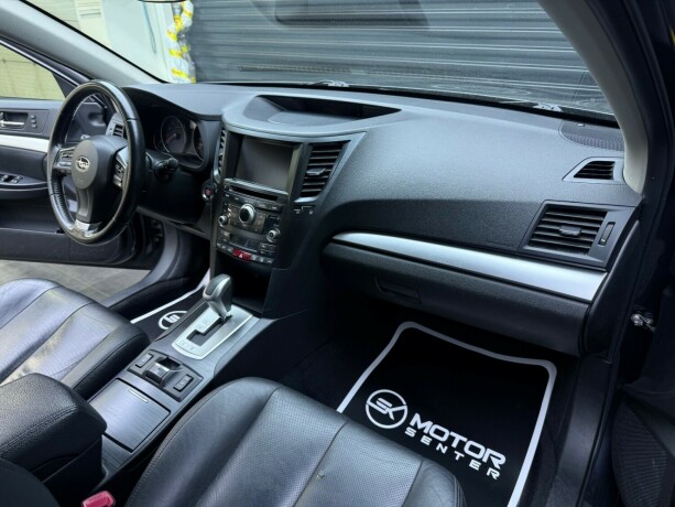 subaru-legacy-bensin-2014-big-12