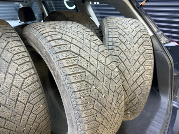 subaru-legacy-bensin-2014-big-30