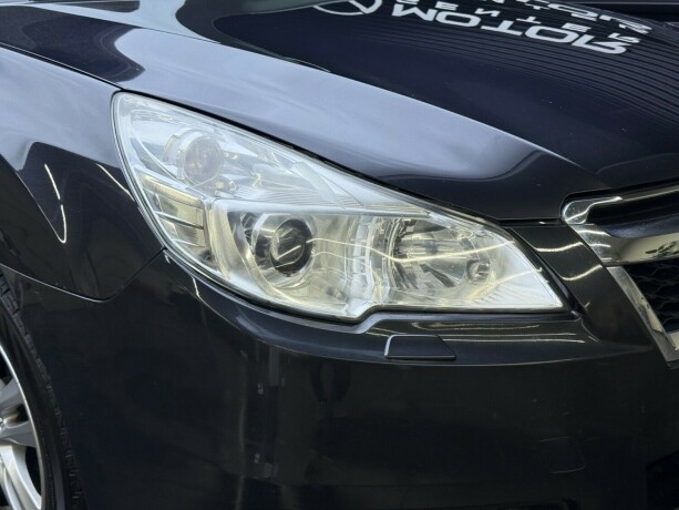 subaru-legacy-bensin-2014-big-3