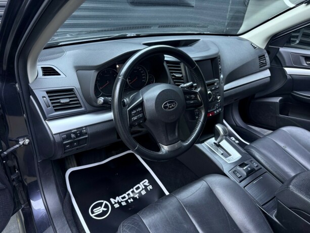 subaru-legacy-bensin-2014-big-11