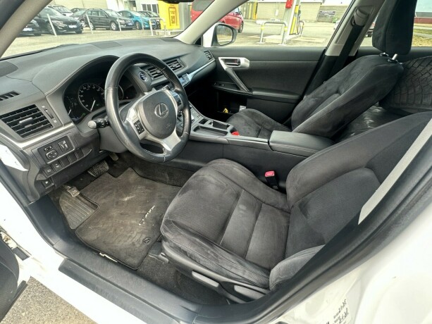 lexus-ct200h-bensin-2012-big-5