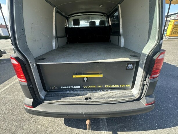 volkswagen-transporter-diesel-2020-big-5