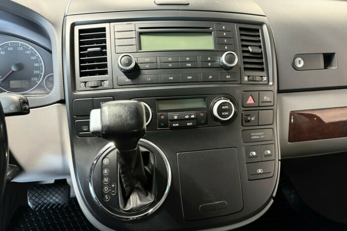 volkswagen-multivan-diesel-2008-big-18