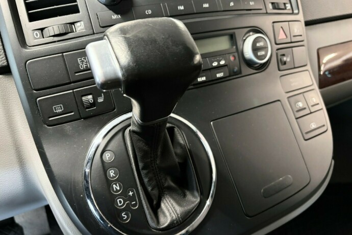 volkswagen-multivan-diesel-2008-big-21