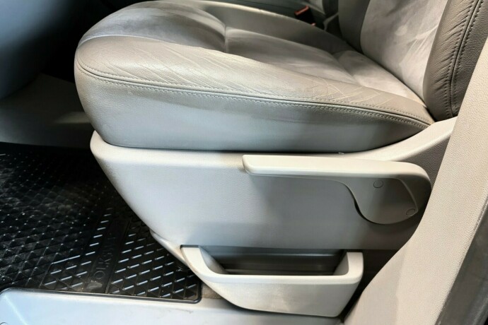 volkswagen-multivan-diesel-2008-big-25