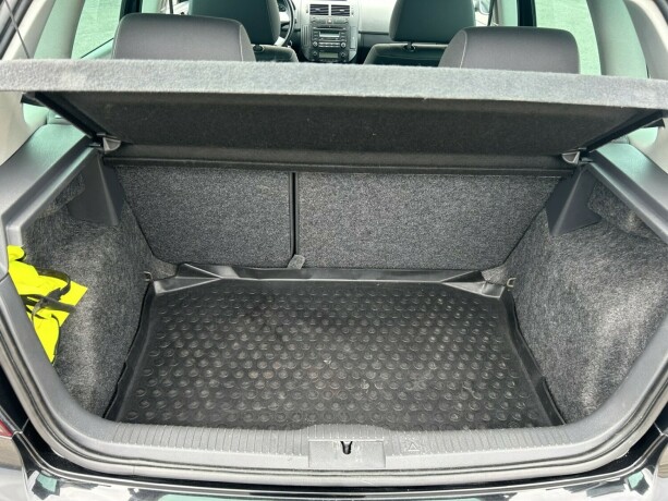 volkswagen-polo-bensin-2009-big-8