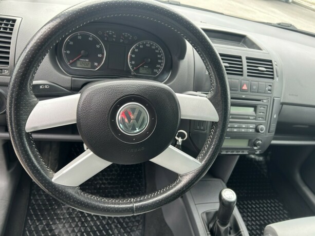 volkswagen-polo-bensin-2009-big-15