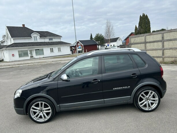 volkswagen-polo-bensin-2009-big-3