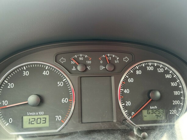 volkswagen-polo-bensin-2009-big-16