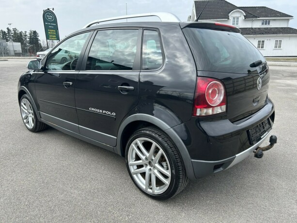 volkswagen-polo-bensin-2009-big-4