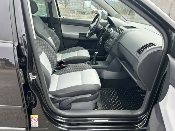 volkswagen-polo-bensin-2009-big-10