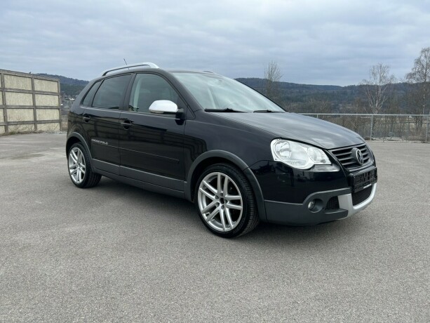 volkswagen-polo-bensin-2009-big-0