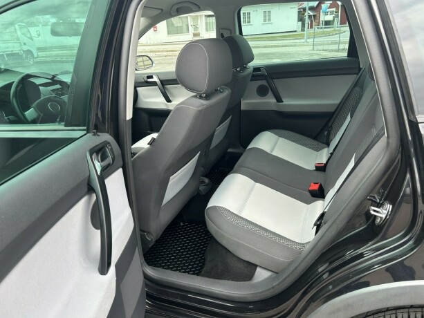 volkswagen-polo-bensin-2009-big-11