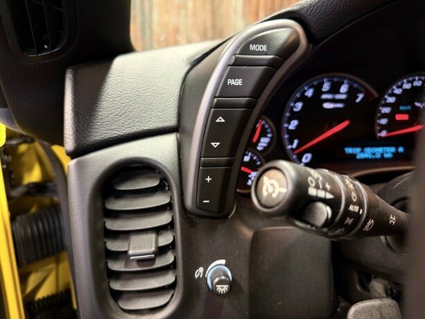 chevrolet-corvette-bensin-2006-big-30