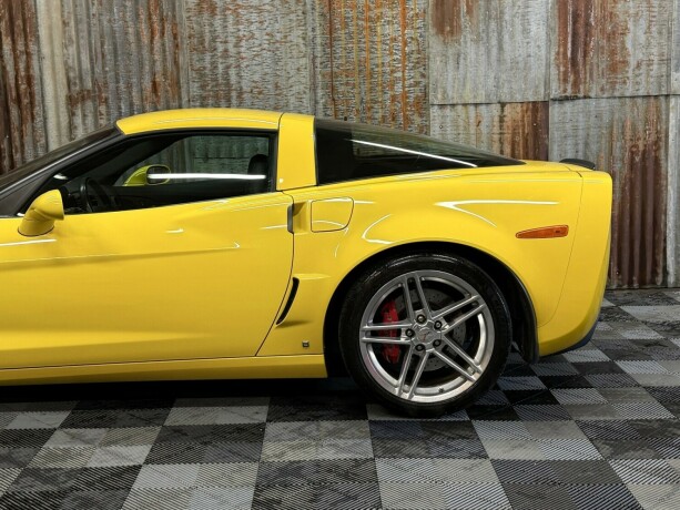 chevrolet-corvette-bensin-2006-big-12