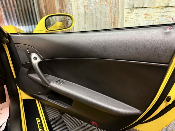 chevrolet-corvette-bensin-2006-big-36