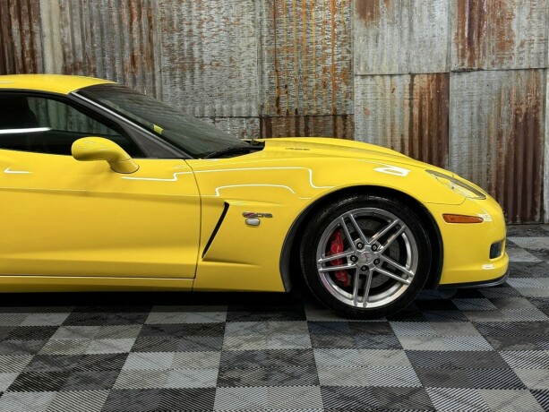 chevrolet-corvette-bensin-2006-big-3