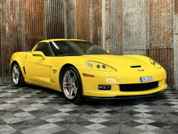 chevrolet-corvette-bensin-2006-big-0
