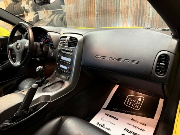 chevrolet-corvette-bensin-2006-big-35