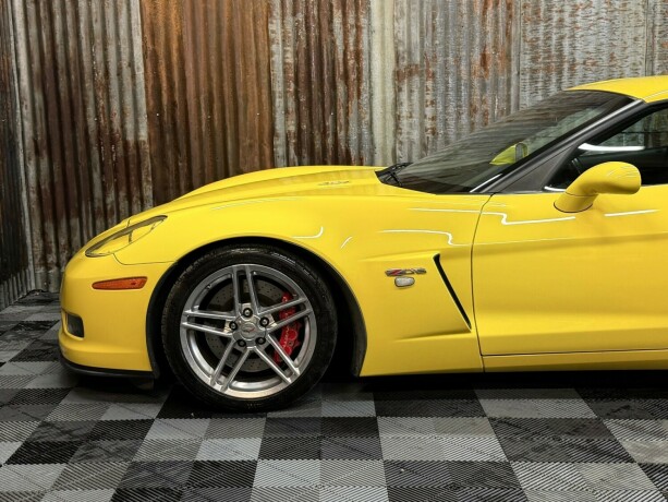 chevrolet-corvette-bensin-2006-big-13