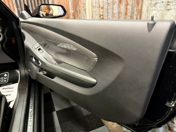 chevrolet-camaro-bensin-2012-big-40