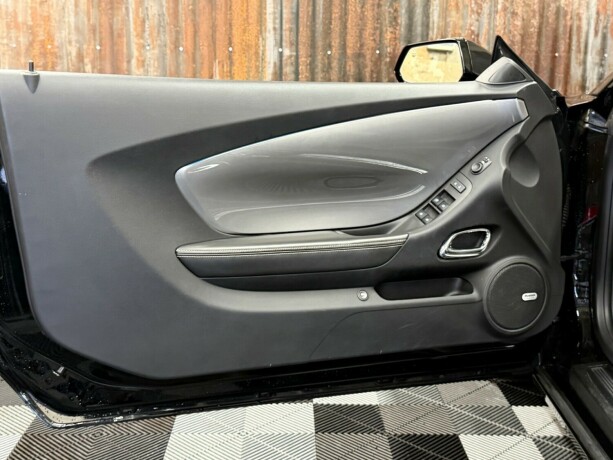 chevrolet-camaro-bensin-2012-big-26