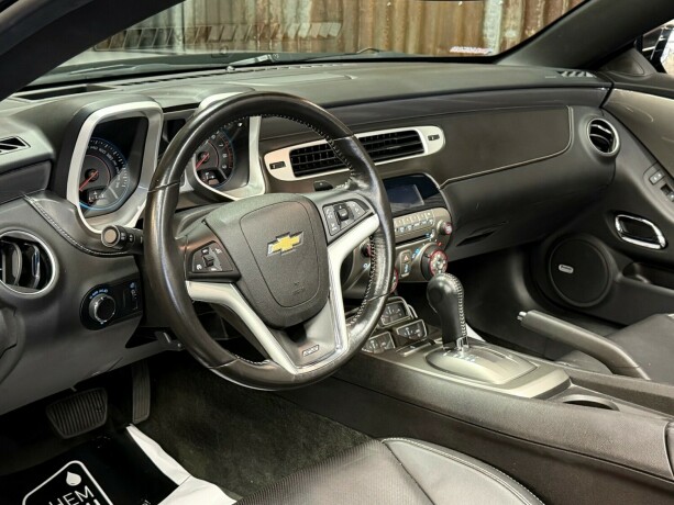 chevrolet-camaro-bensin-2012-big-25