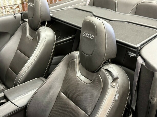 chevrolet-camaro-bensin-2012-big-23