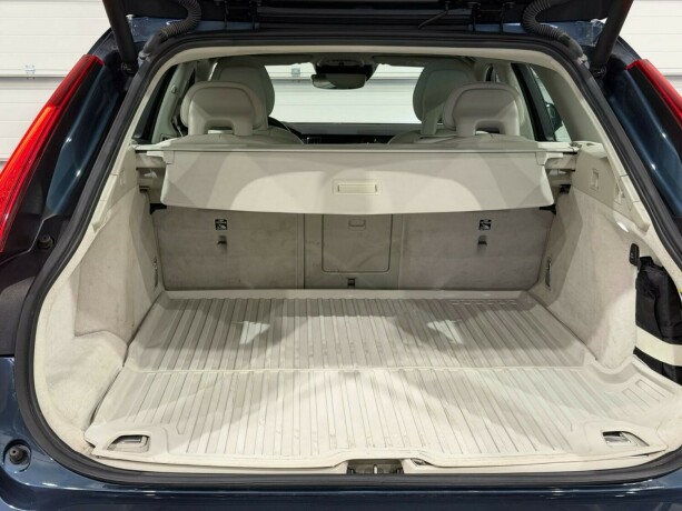 volvo-v90-cross-country-diesel-2018-big-11