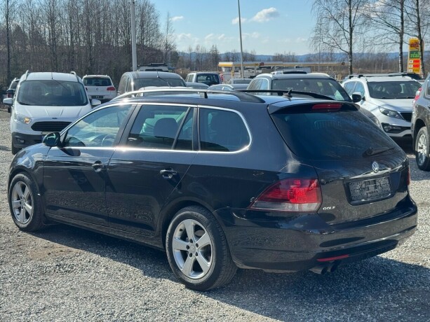 volkswagen-golf-bensin-2010-big-4