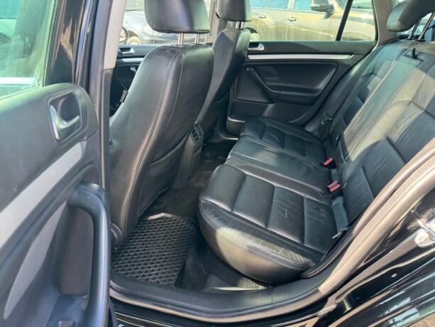 volkswagen-golf-bensin-2010-big-10