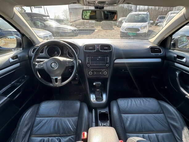 volkswagen-golf-bensin-2010-big-12