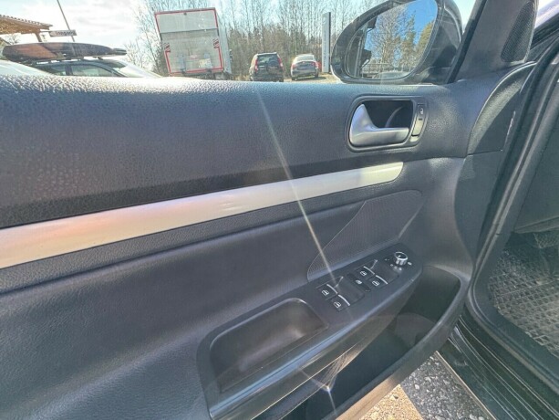 volkswagen-golf-bensin-2010-big-15