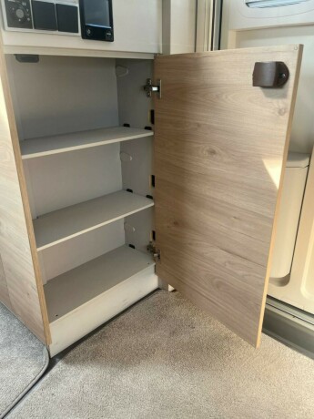 dethleffs-nomad-560-fmk-snow-hel197rsvogn-2022-big-66