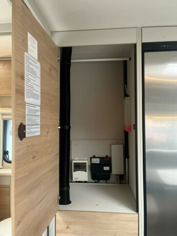 dethleffs-nomad-560-fmk-snow-hel197rsvogn-2022-big-37