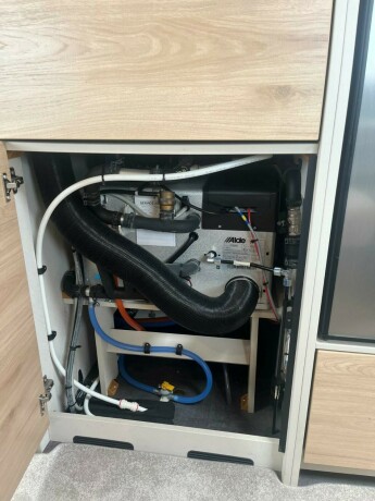 dethleffs-nomad-560-fmk-snow-hel197rsvogn-2022-big-38