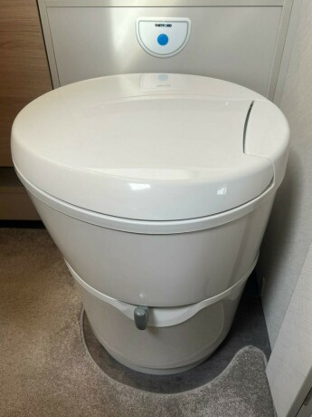 dethleffs-nomad-560-fmk-snow-hel197rsvogn-2022-big-31