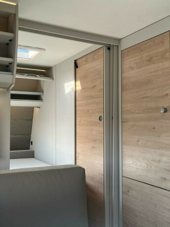 dethleffs-nomad-560-fmk-snow-hel197rsvogn-2022-big-19