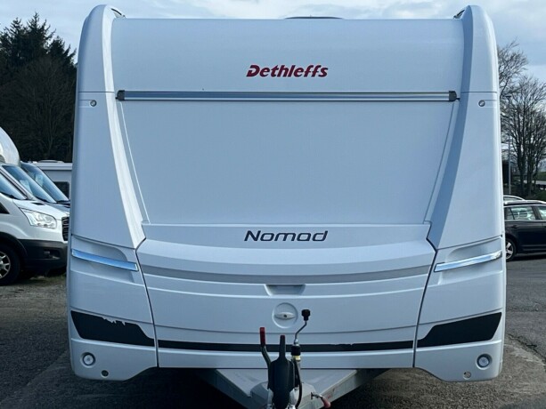 dethleffs-nomad-560-fmk-snow-hel197rsvogn-2022-big-1