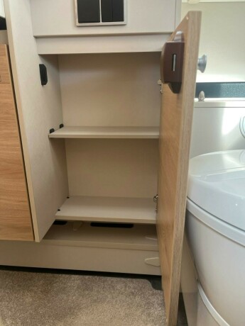 dethleffs-nomad-560-fmk-snow-hel197rsvogn-2022-big-30