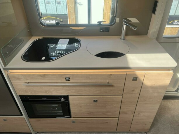 dethleffs-nomad-560-fmk-snow-hel197rsvogn-2022-big-47