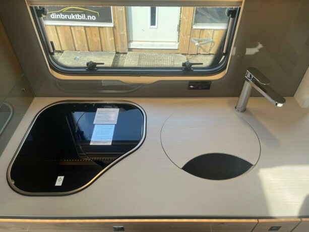 dethleffs-nomad-560-fmk-snow-hel197rsvogn-2022-big-48